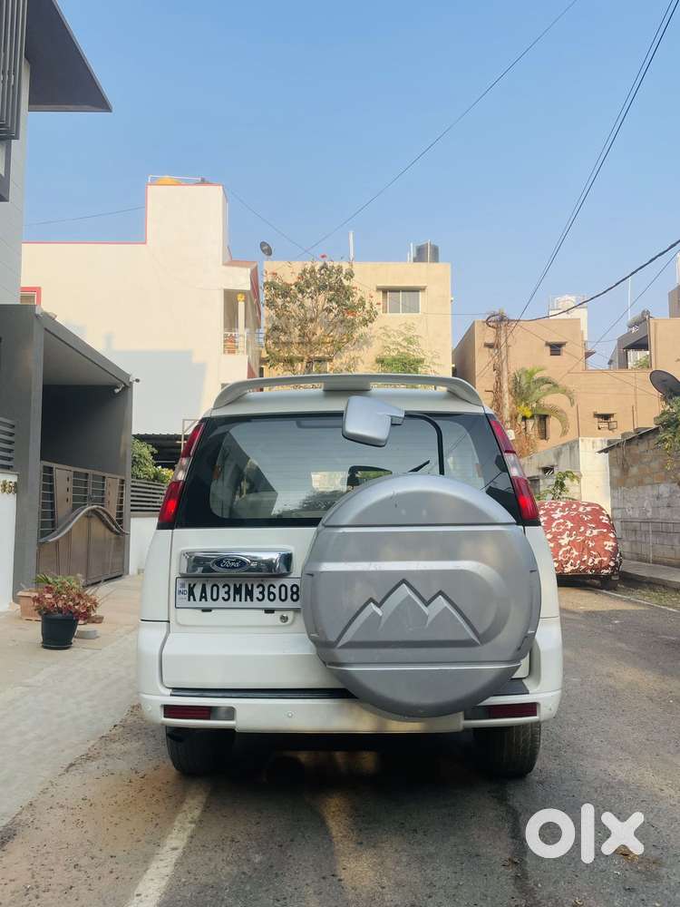 Ford Endeavour 2.2 Titanium At 4x2, 2011, Diesel