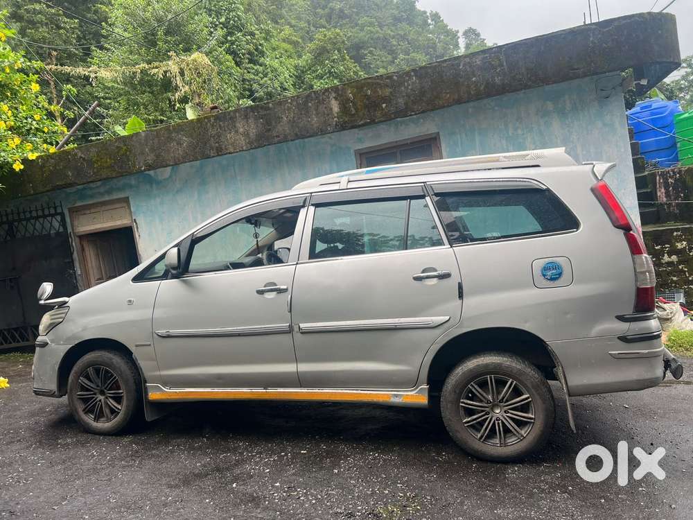 Toyota Innova 2.5 E Diesel Ps 7-seater, 2013, Diesel
