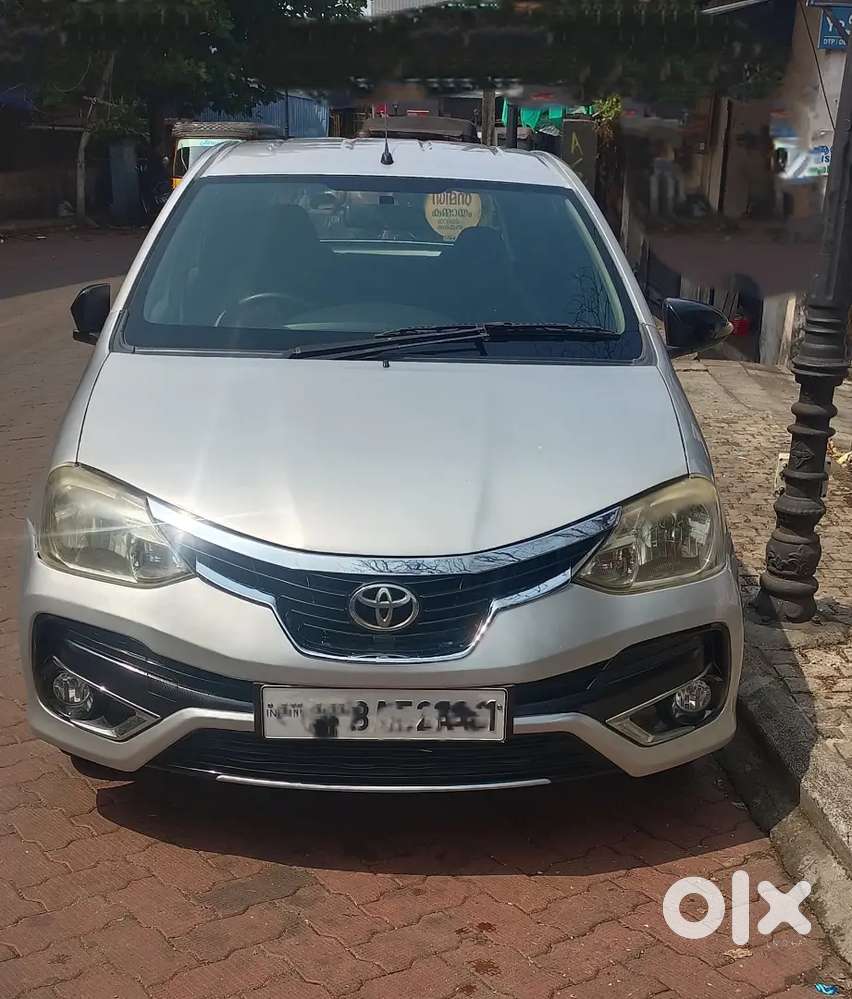 Toyota Etios Liva 2012 Diesel 114000 Km Driven, Alloy Wheel, Delhi Re