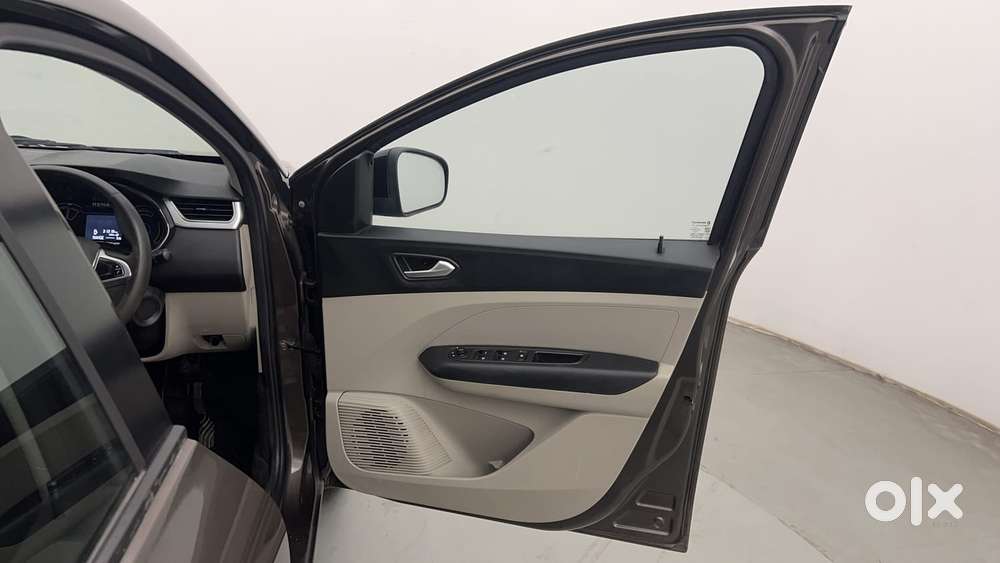 Renault Triber Rxz, 2022, Petrol