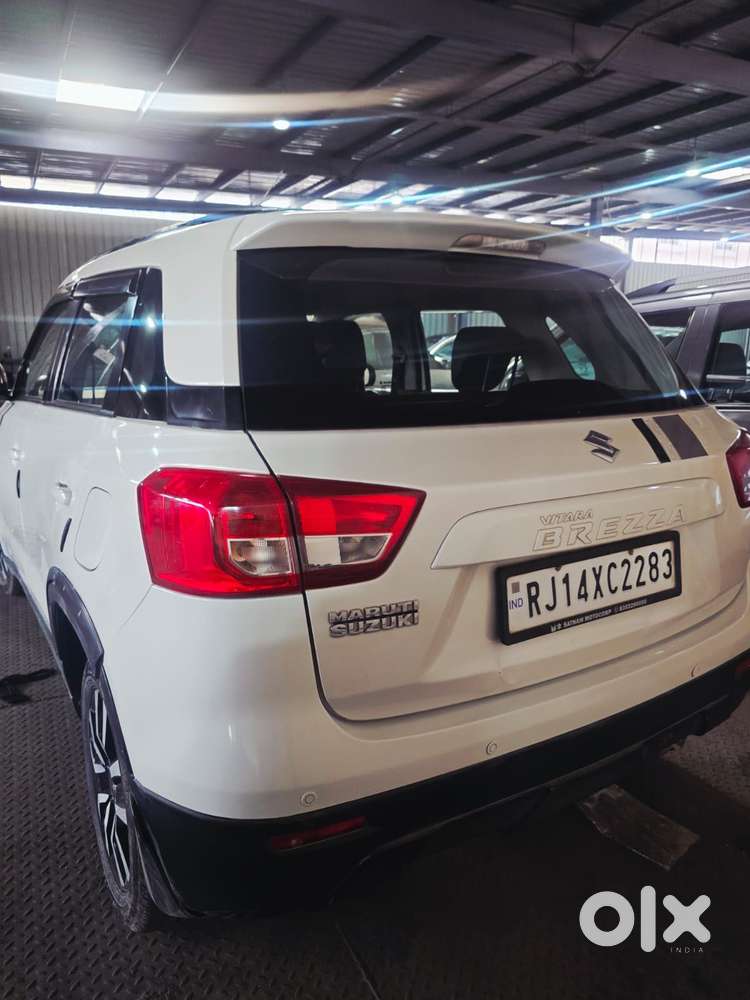 Maruti Suzuki Brezza Zdi+ Dual Tone, 2017, Diesel