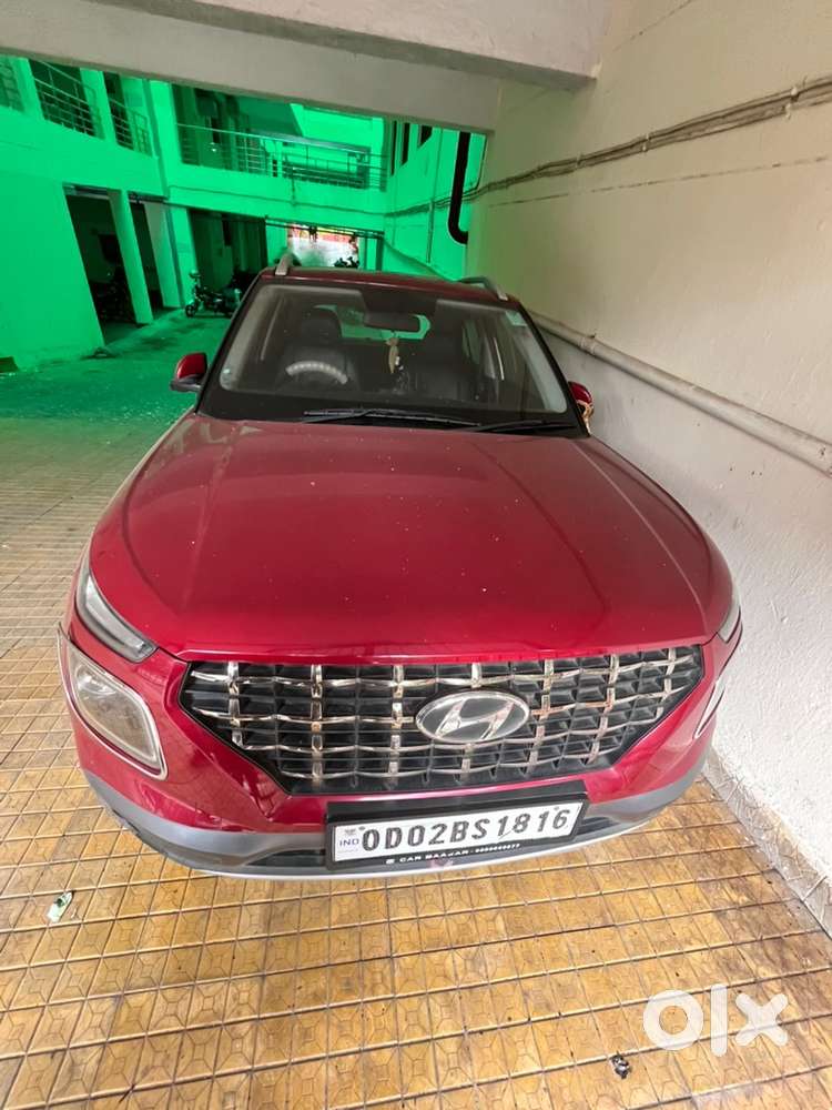 Hyundai Venue 2021 Petrol Well Maintained