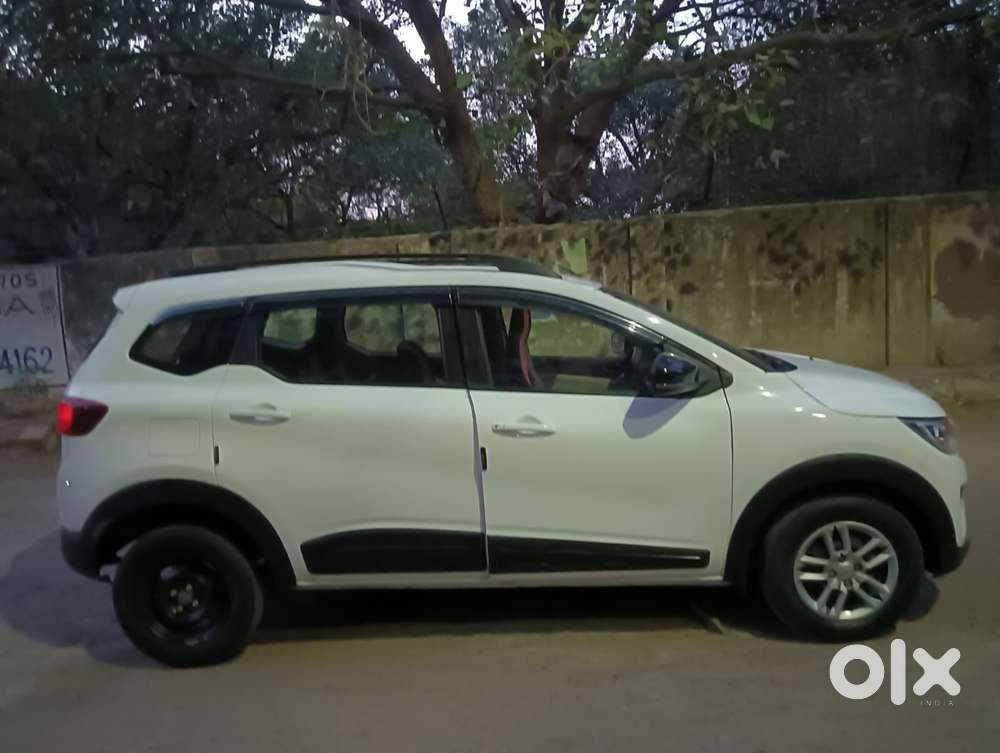 Renault Triber Rxt, 2023, Petrol