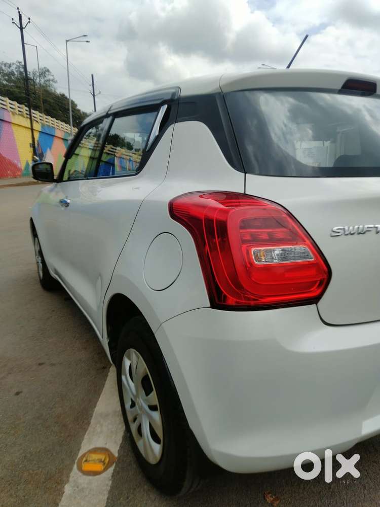 Maruti Suzuki Swift Vxi 1.2 Abs Bs-iv, 2018, Petrol