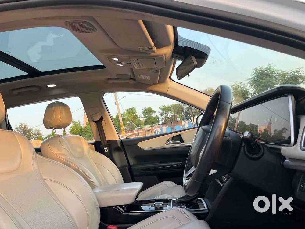 Mahindra Xuv700 2.2 Ax 7 Diesel At Luxury Pack Str Awd, 2023, Diesel