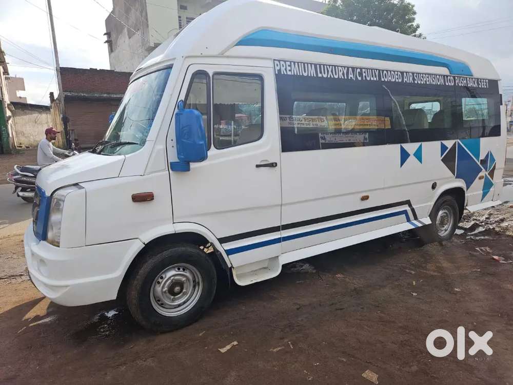 Force Traveller 17+1 Seater Ac