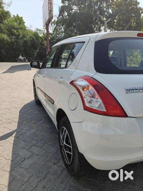 Maruti Suzuki Swift Vxi With Abs, 2016, Petrol