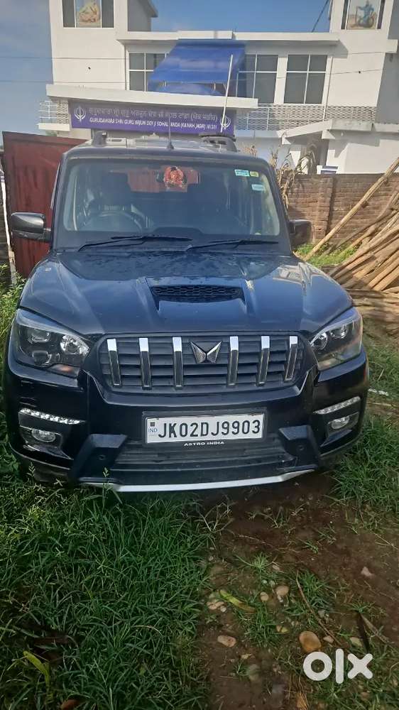 Mahindra Scorpio 2024 Diesel Manual
