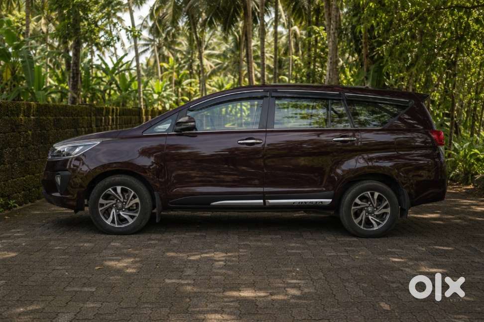 Toyota Innova Crysta 2.4 V, 2022, Diesel