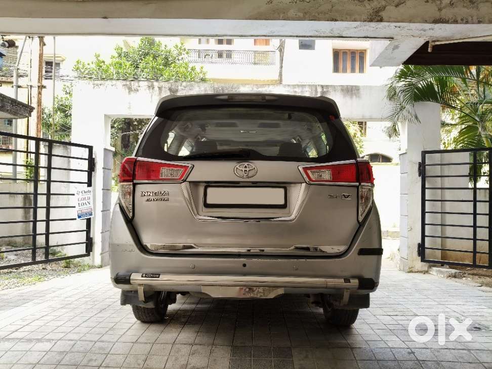 Toyota Innova Crysta 2.4 V 8 Str, 2016, Diesel