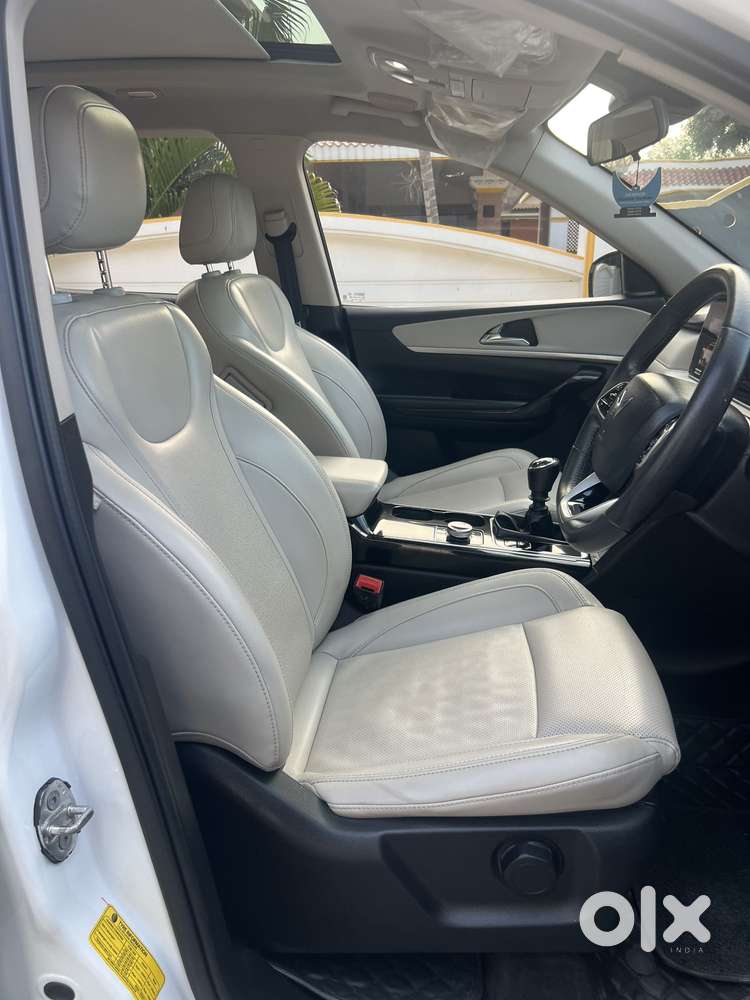 Mahindra Xuv700 2.2 Ax 7 Diesel At Str, 2022, Diesel