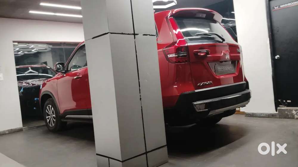 By A New  Mahindra Suv In Mahindra Showroom Unit 3,bbsr.