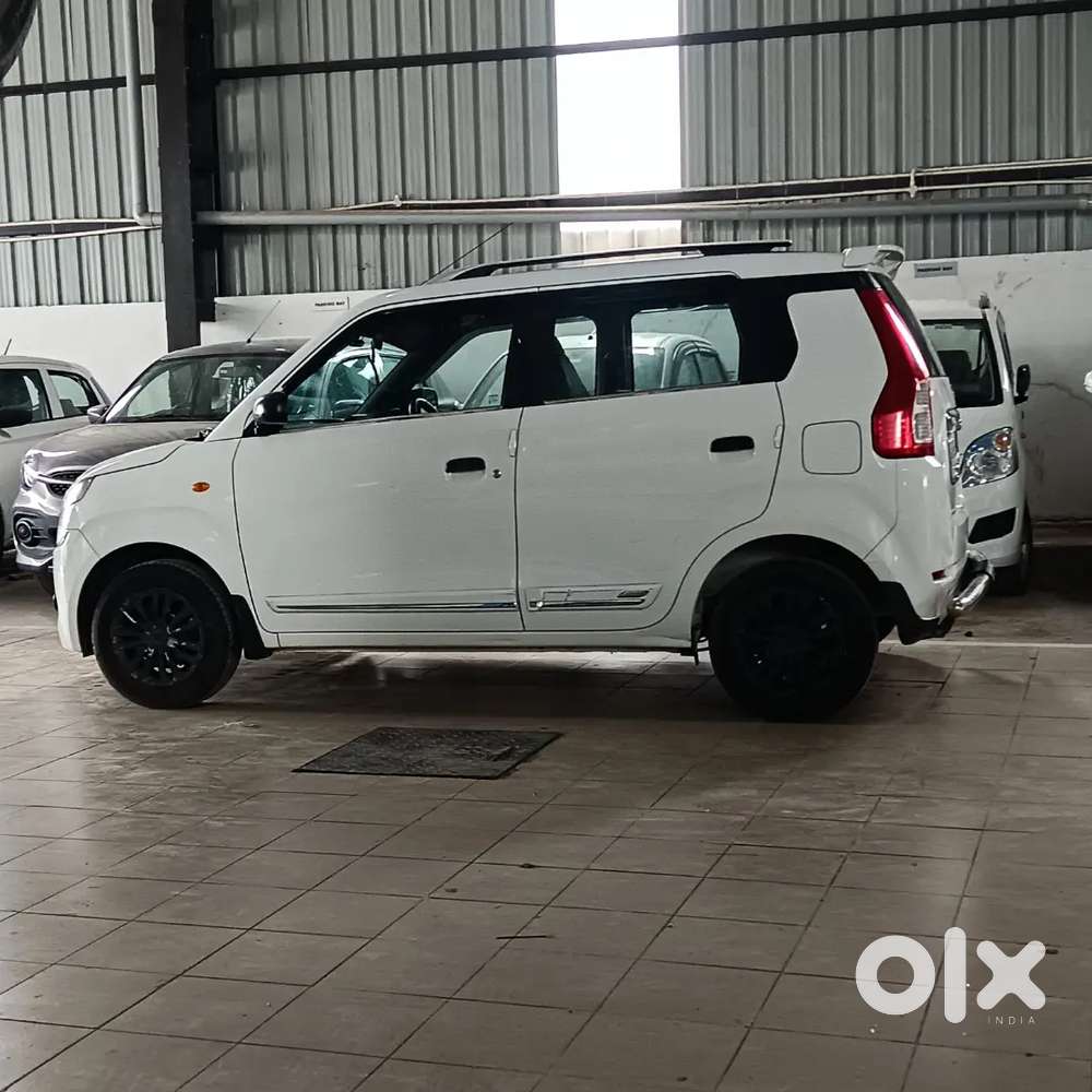 Only Genuine Buyers Contact Me 
Broker And Car 24 Spinny Don't Contact