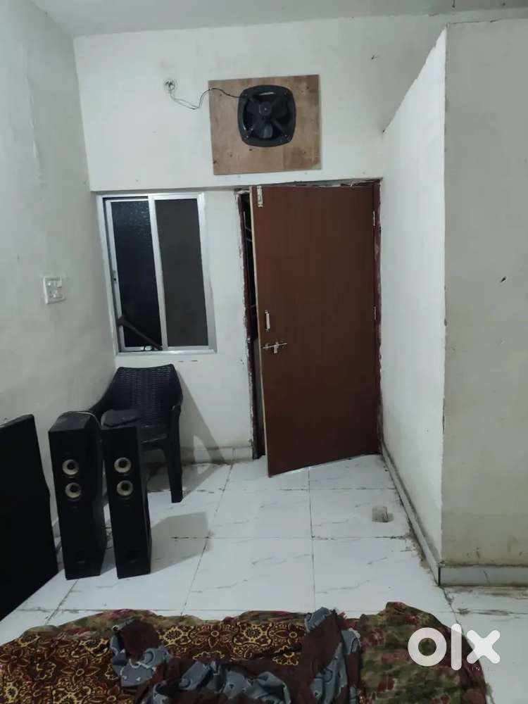 1 room for rent