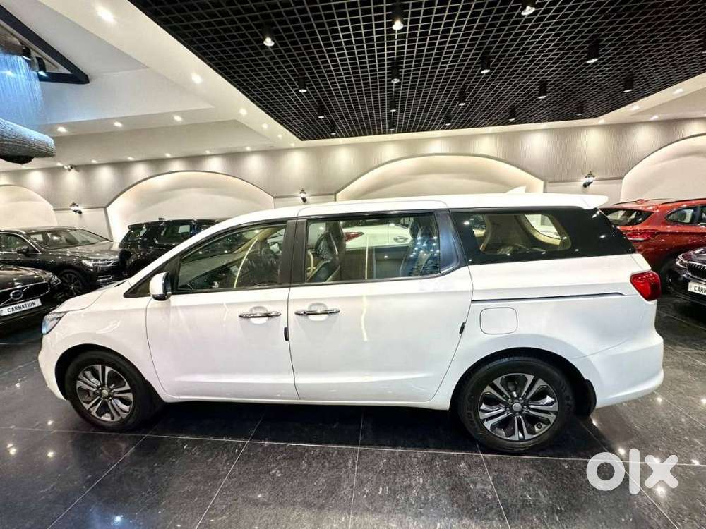 Kia Carnival Premium, 2021, Diesel