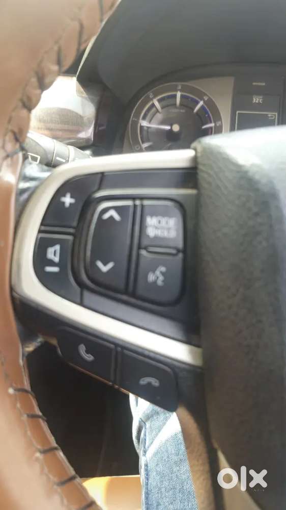 Innova Crysta Vx 2018  All Orignal  Manual
