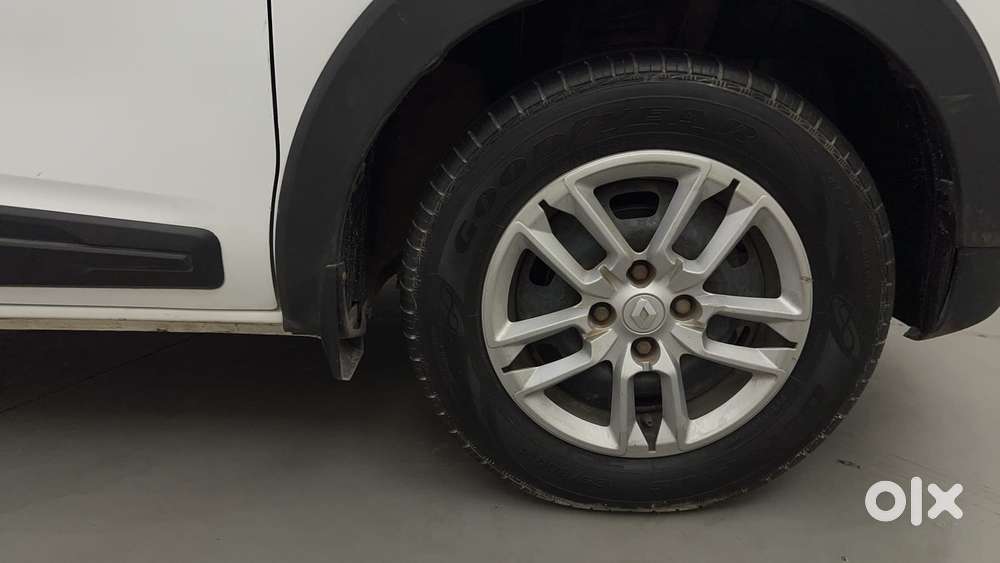 Renault Triber Rxt, 2022, Petrol