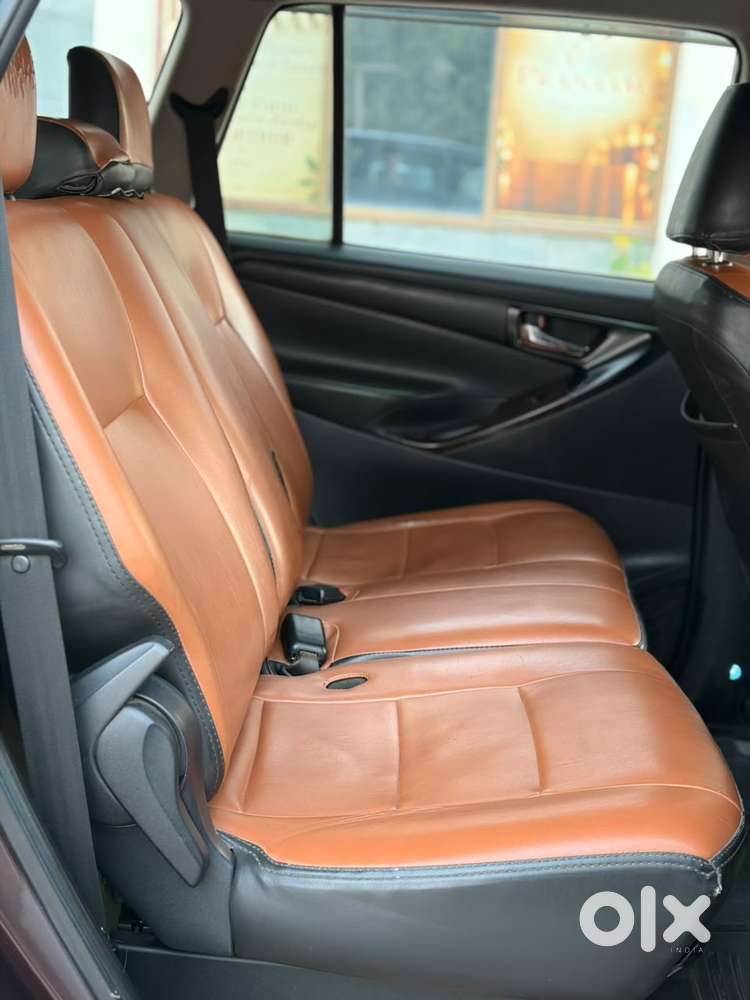 Toyota Innova Crysta 2.8 Gx At 8 Seater, 2017, Diesel