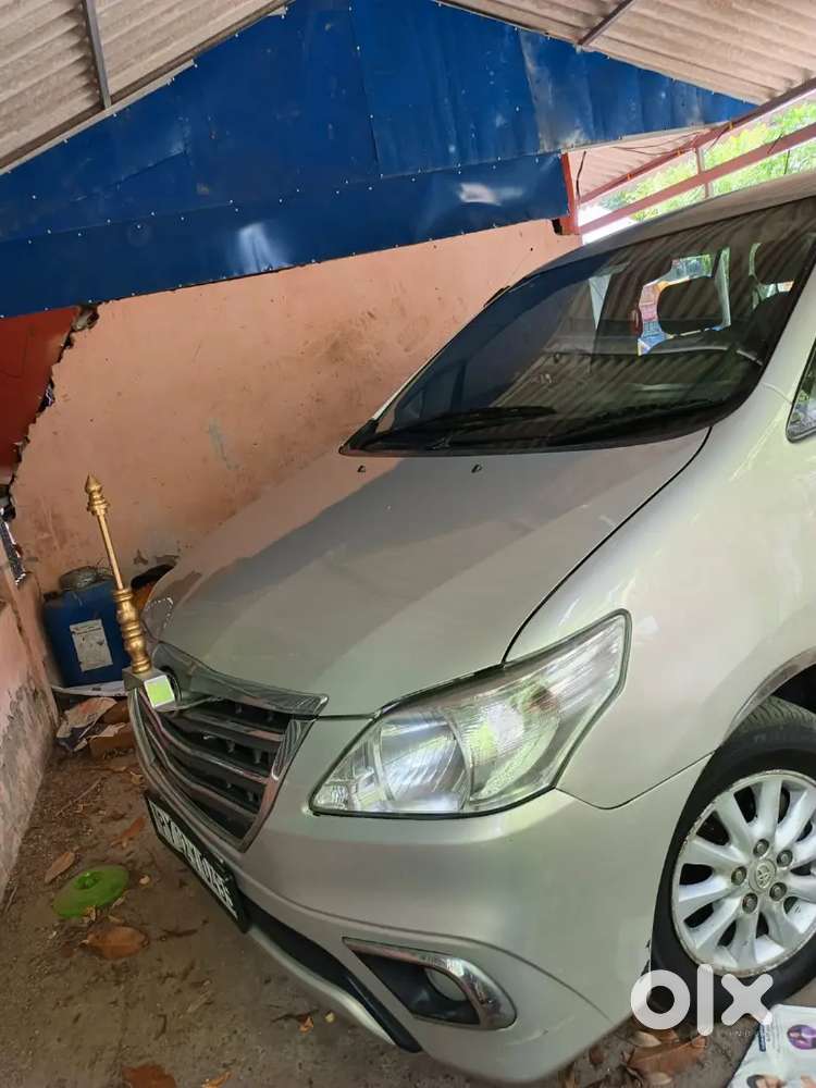 Toyota Innova 2014 Diesel 125000 Km Driven