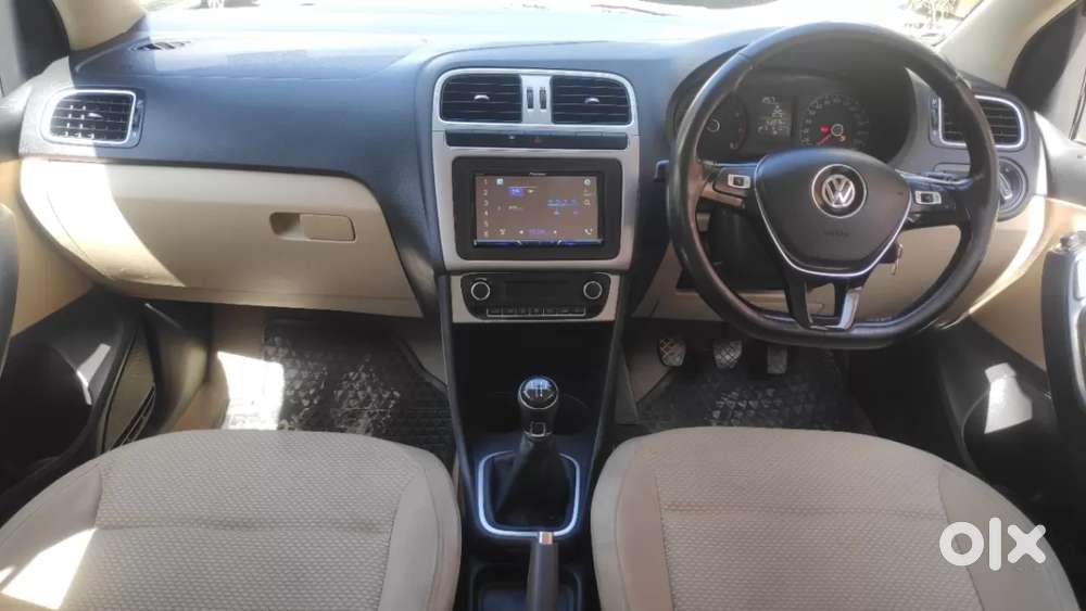 Volkswagen Polo Petrol Highline 1.2l, 2015, Petrol