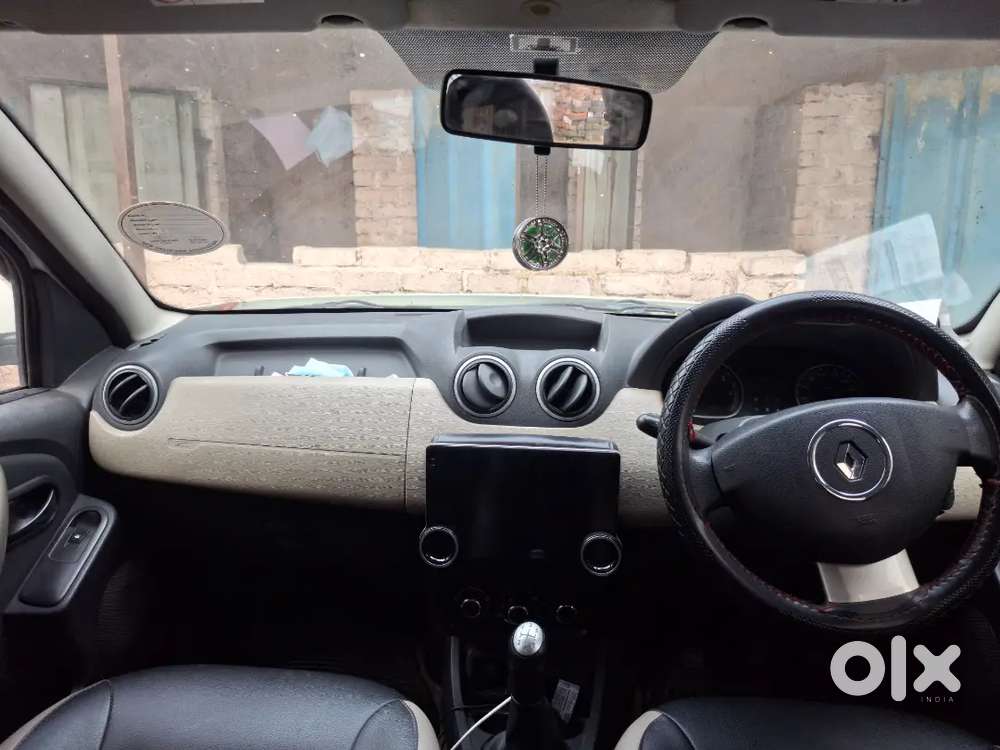 Renault Duster 2016 Petrol Cng On Paper Good Condition