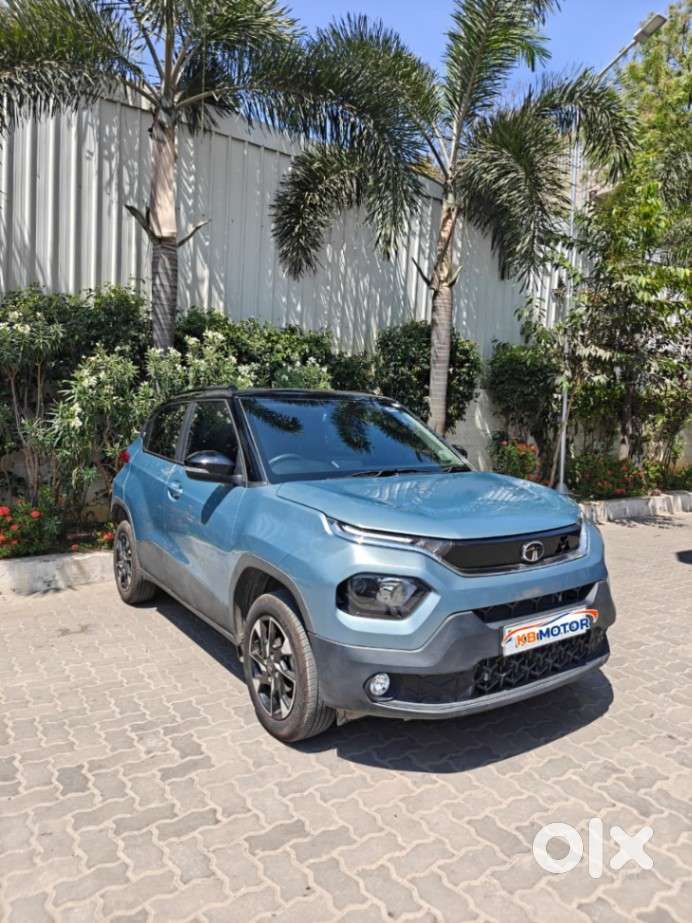 Tata Punch 1.2 Revotron Creative Dual Tone, 2025, Petrol