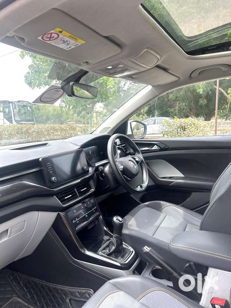 Skoda Kushaq 1.0 Tsi Style, 2023, Petrol