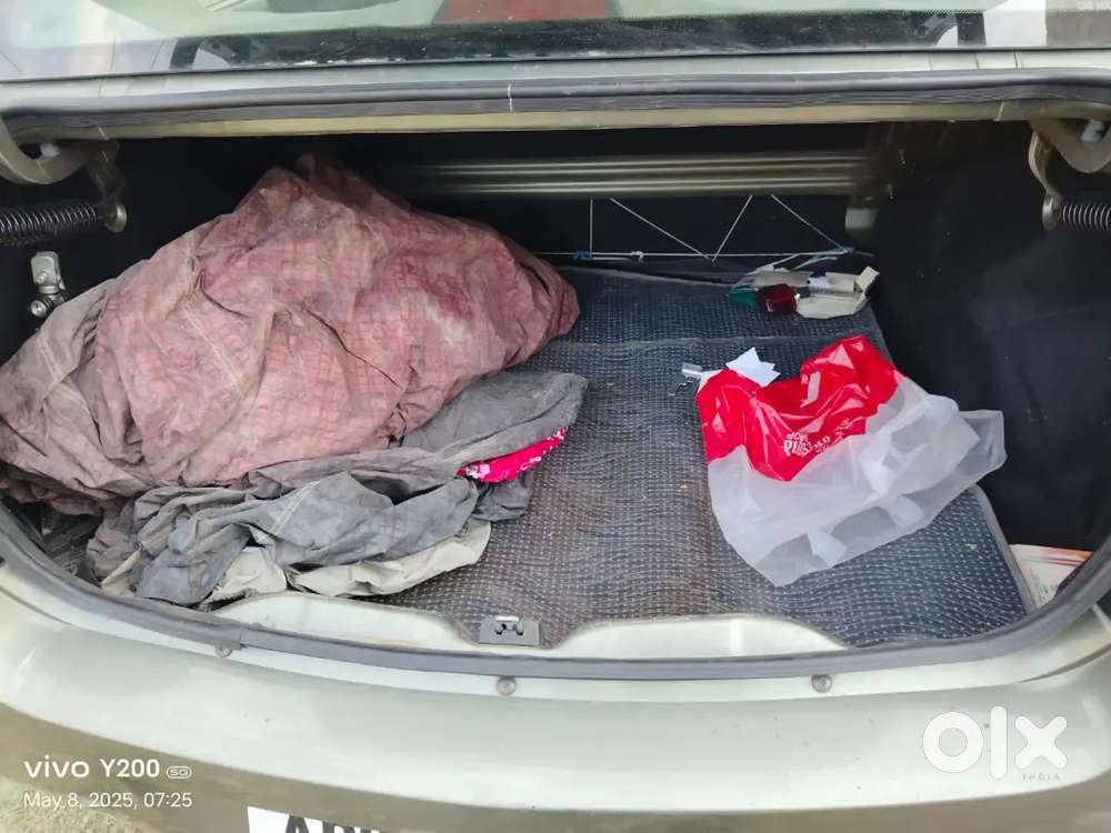 Mahindra Logan 2010 Petrol 85000 Km Driven