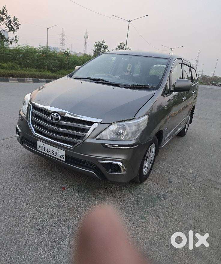 Toyota Innova 2.5 Gx (diesel) 8 Seater Bs Iv, 2014, Diesel