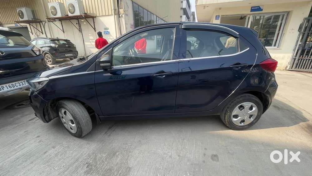 Want To Sell Tata Tiago Xt(o) In 3.95lakh