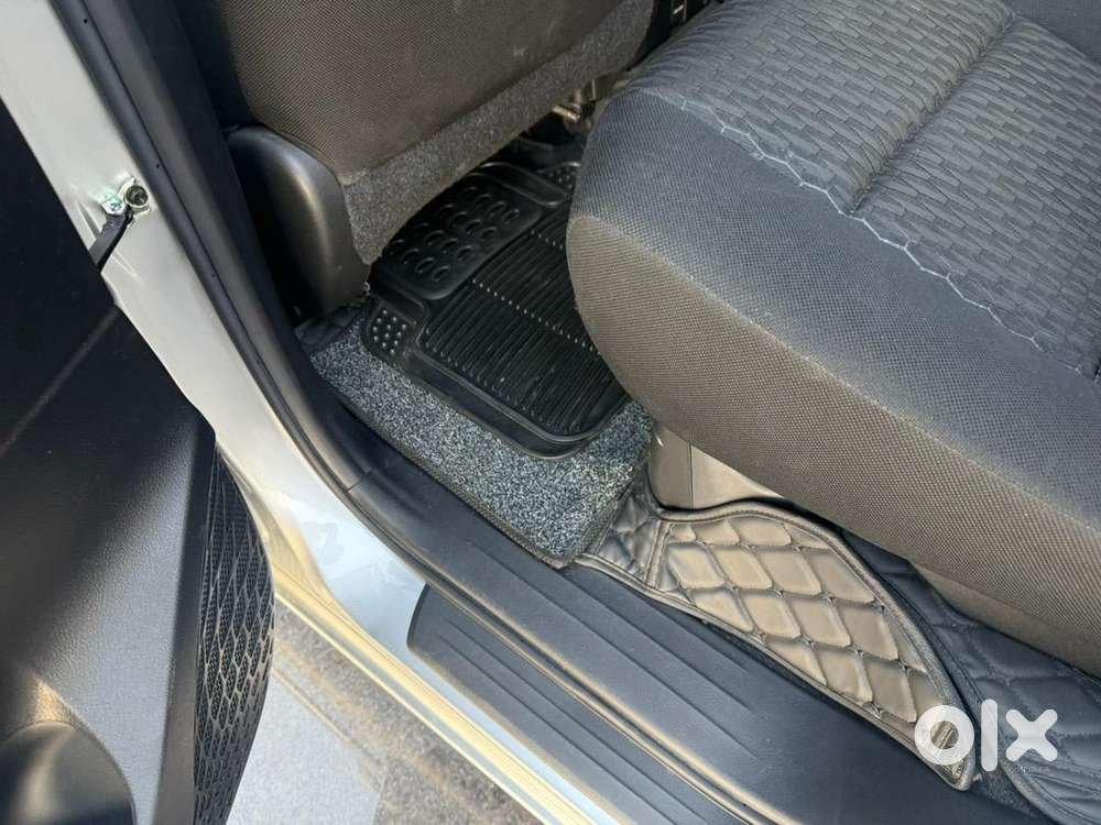 Toyota Innova Crysta 2025 Diesel 5400 Km Driven