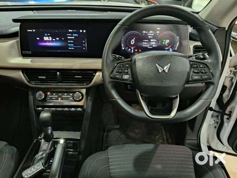 Mahindra Xuv700 2.2 Ax 5 Diesel At Str, 2024, Diesel