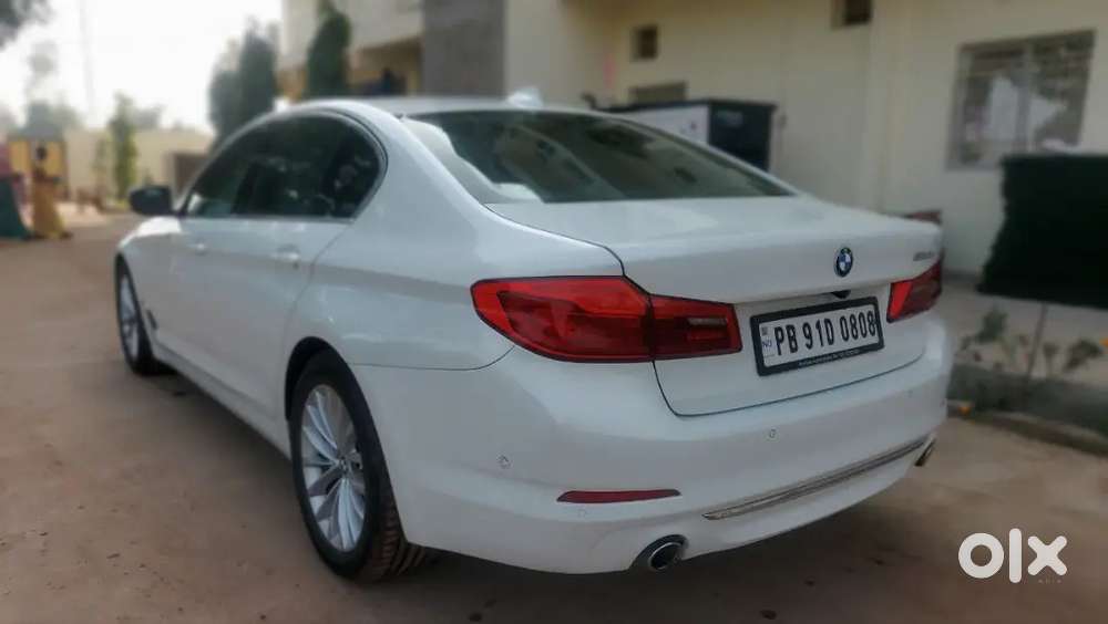 Bmw 5 Series Luxury 2020 With Auto-park Key