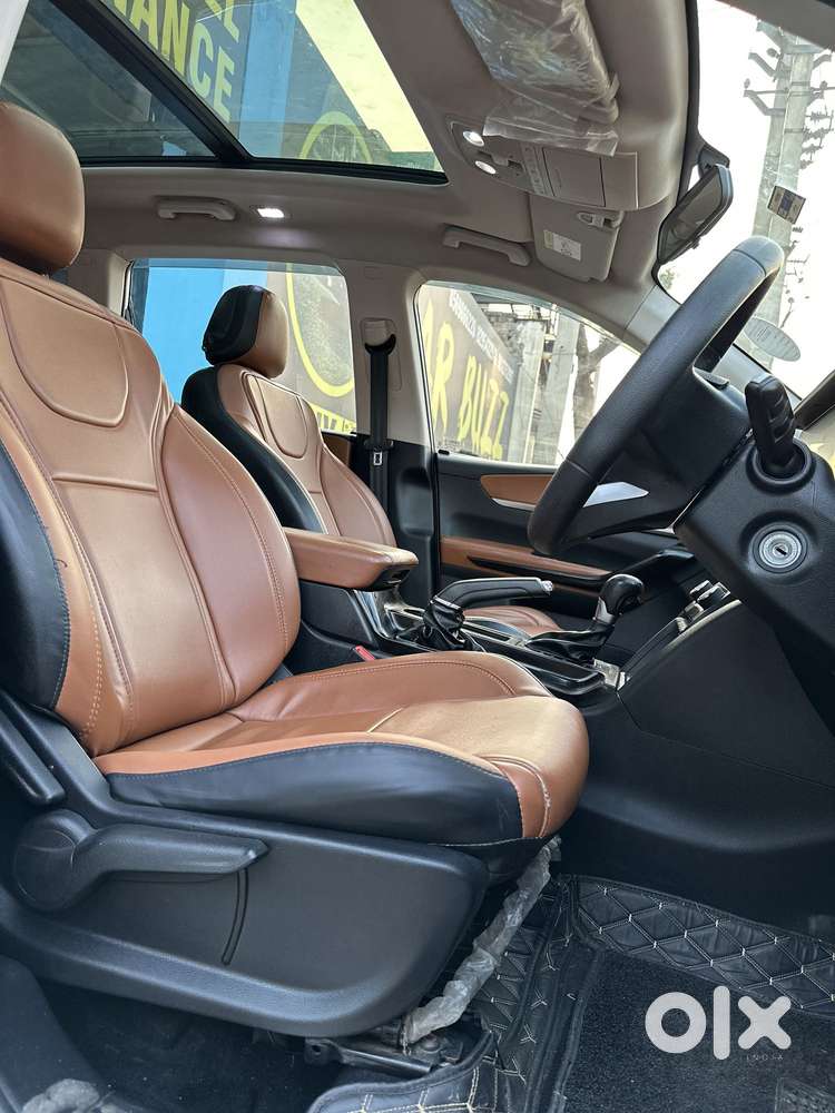 Mahindra Xuv700 2.2 Ax 5 Diesel At Str, 2022, Diesel