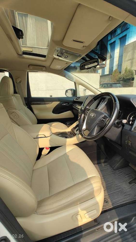 Toyota Vellfire 2.5 Hybrid, 2022, Petrol