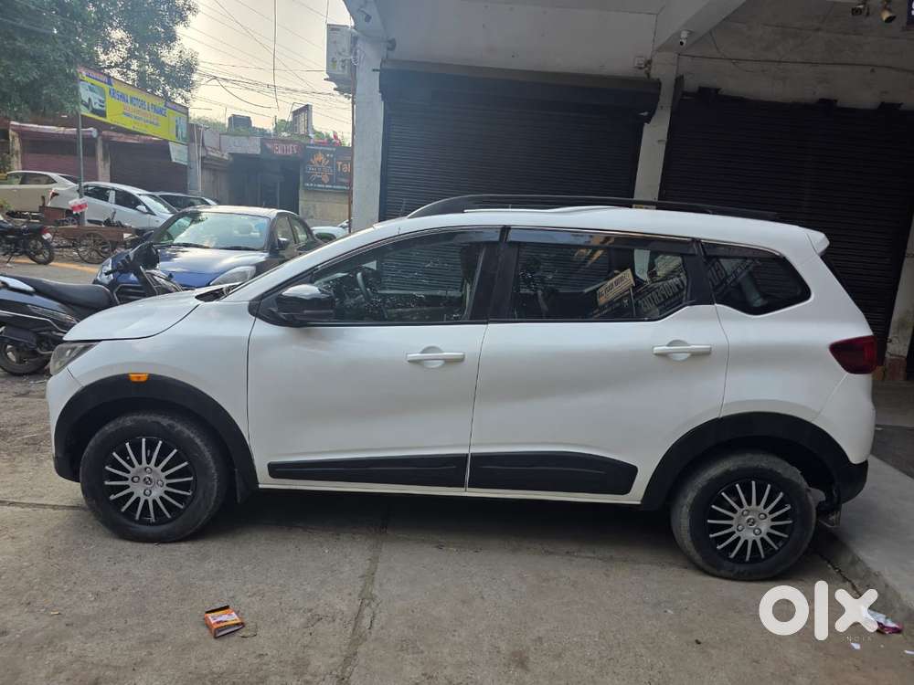 Renault Triber Rxl, 2023, Petrol