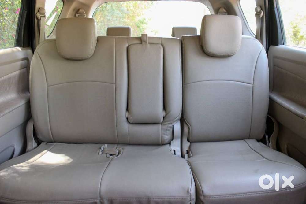 Maruti Suzuki Ertiga Vxi At Petrol, 2014, Petrol