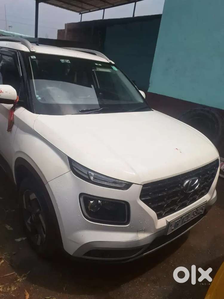 Hyundai Venue 2022 Petrol 82000 Km Driven