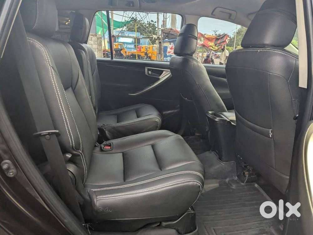 Toyota Innova Crysta 2.4 V, 2016, Diesel