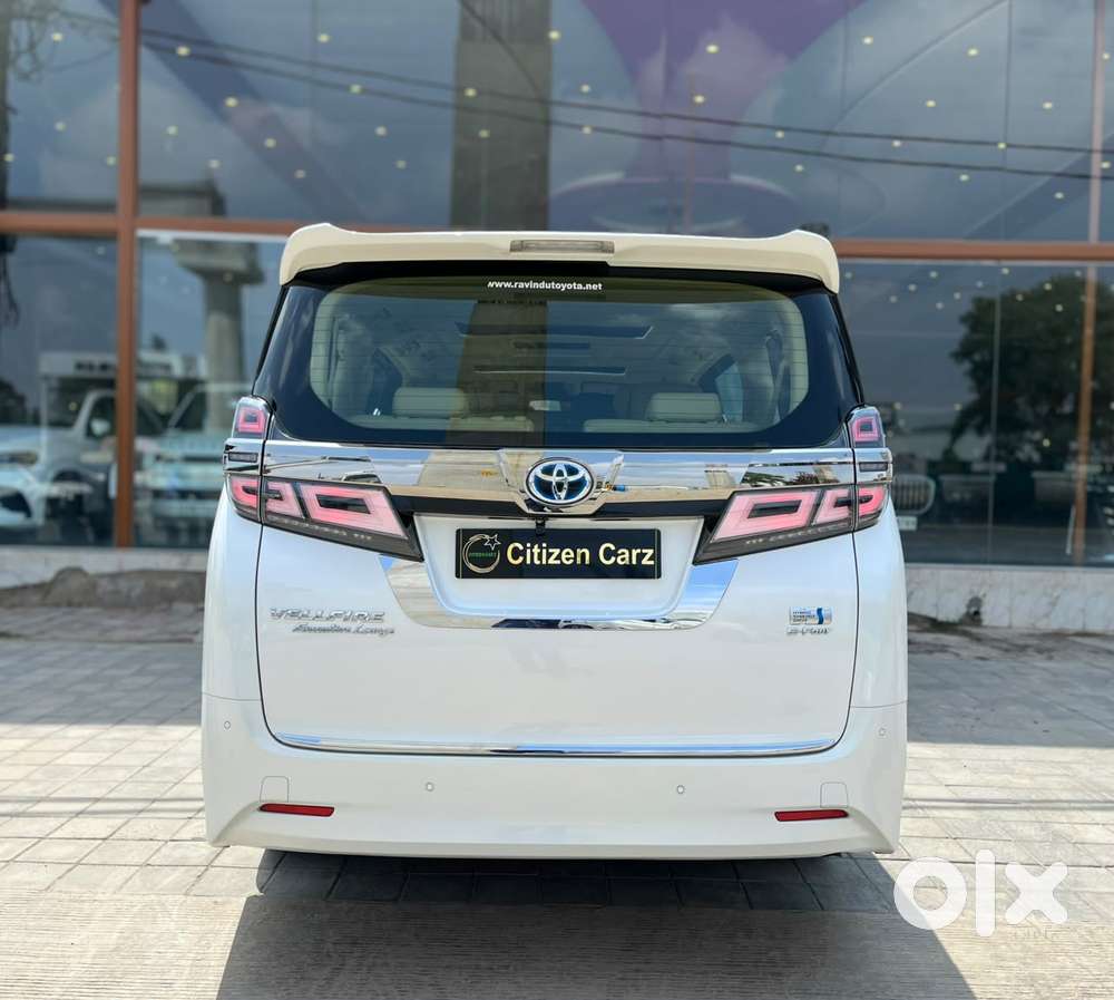 Toyota Vellfire 2.5 Executive Lounge, 2022, Petrol