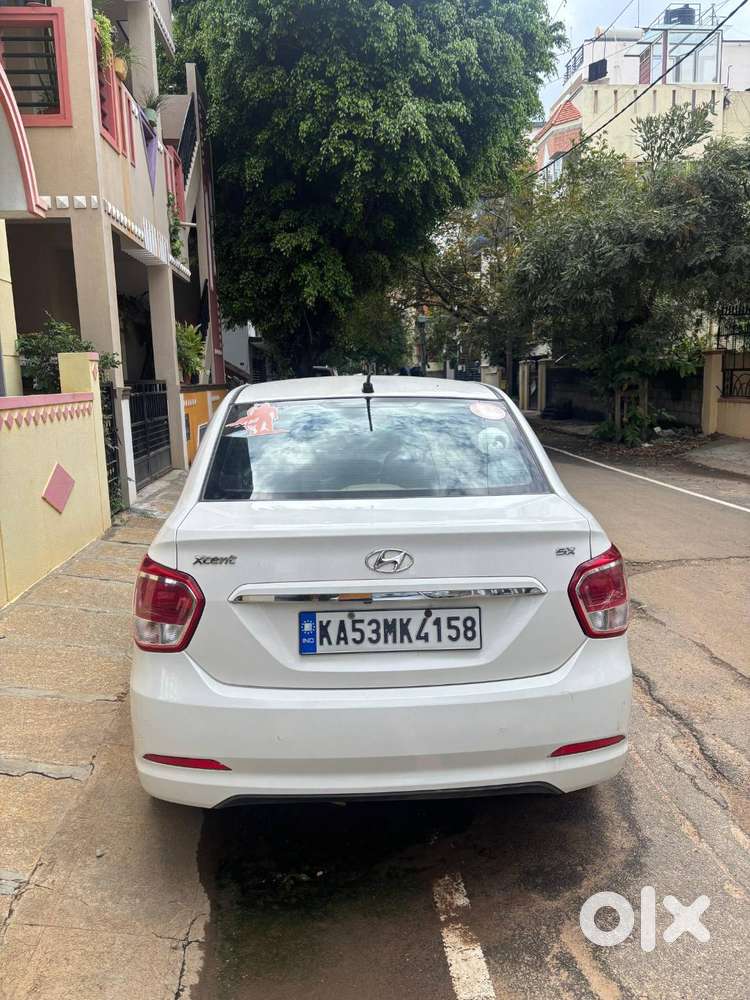 Hyundai Xcent SX(O) Top Variant - Automatic - 2015