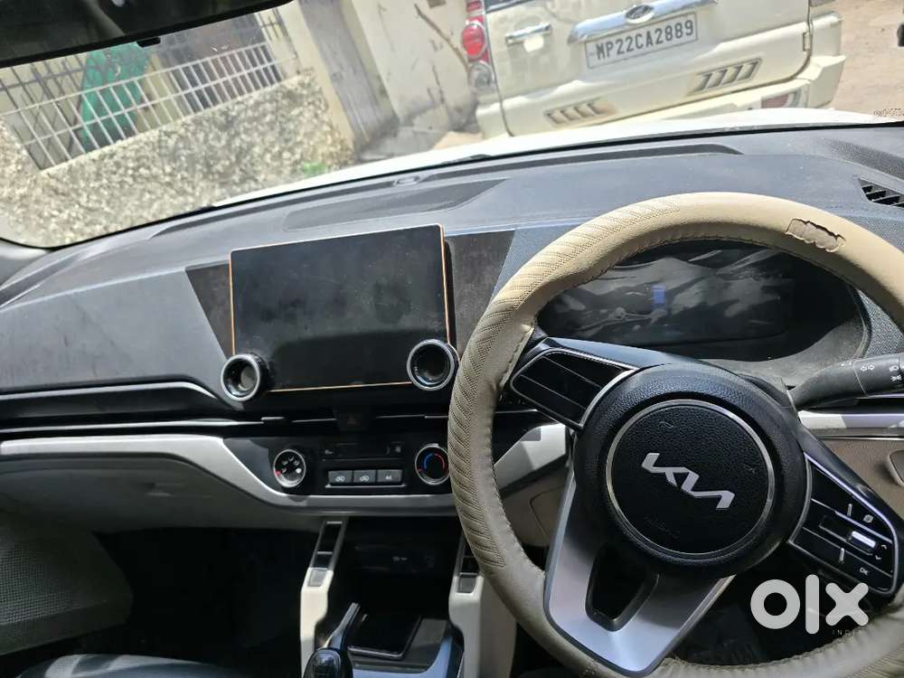 Kia Carens G 2024 Petrol Manual 7-seater