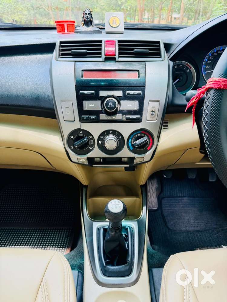 Honda City (petrol) 2013/2nd Owner Only 59k Kms Driven