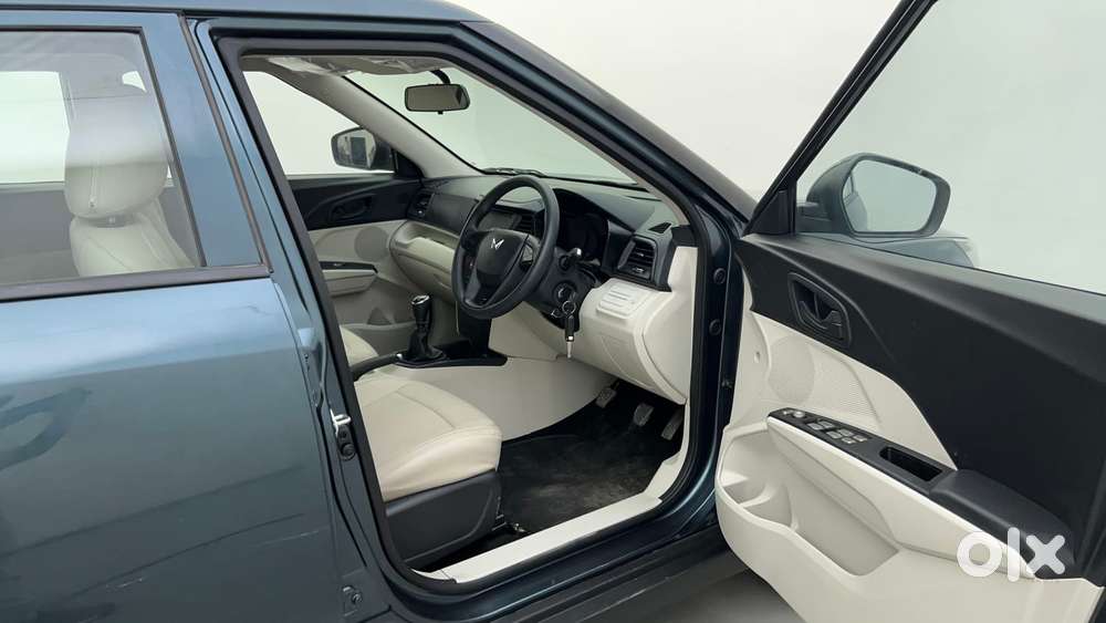 Mahindra Xuv300 W4, 2023, Petrol