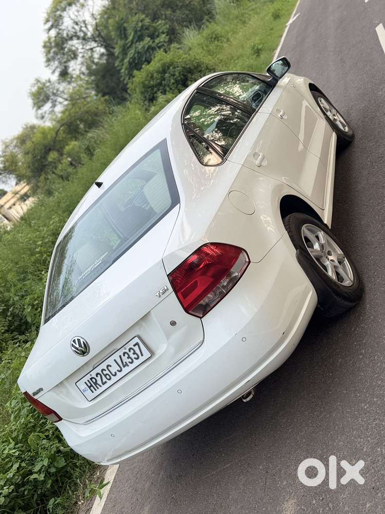 Volkswagen Vento Petrol Highline At, 2014, Petrol