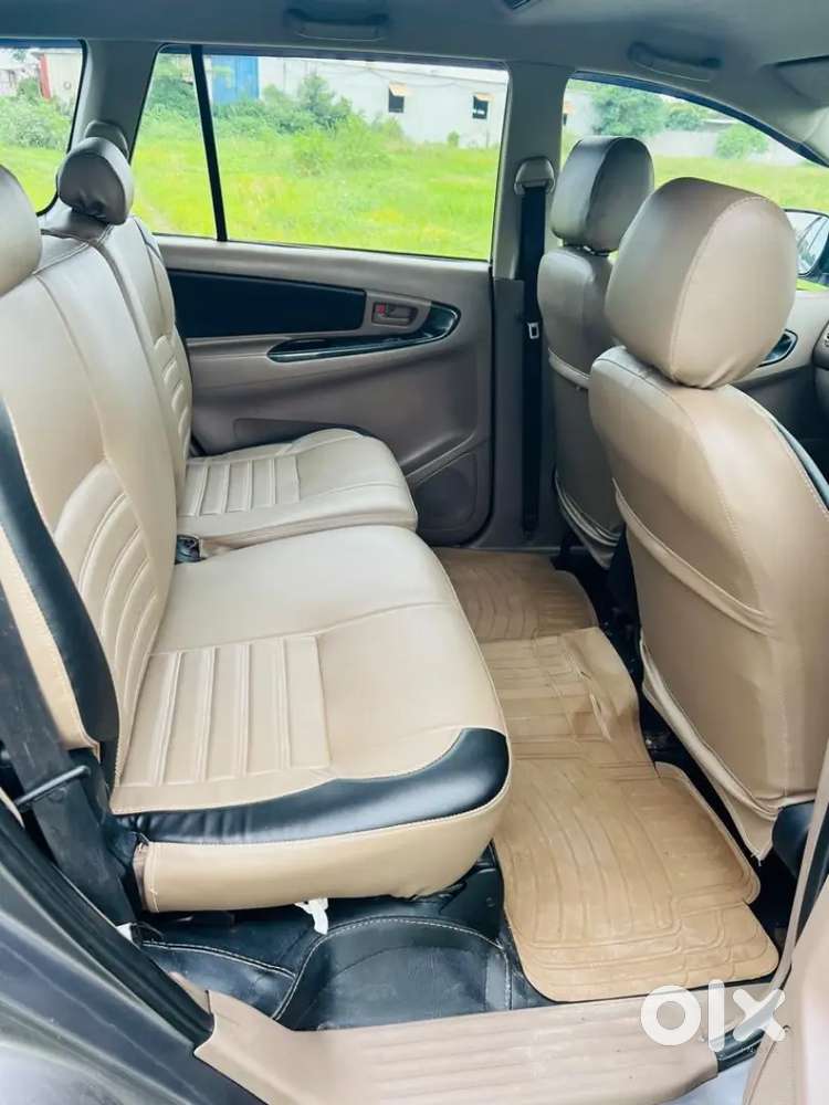Toyota Innova 2015 Diesel 120000 Km Driven