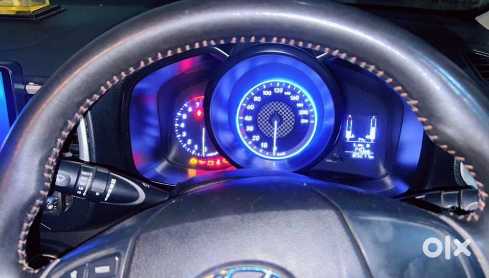 Hyundai Venue 2022 Petrol Well Maintained Complete Service Record