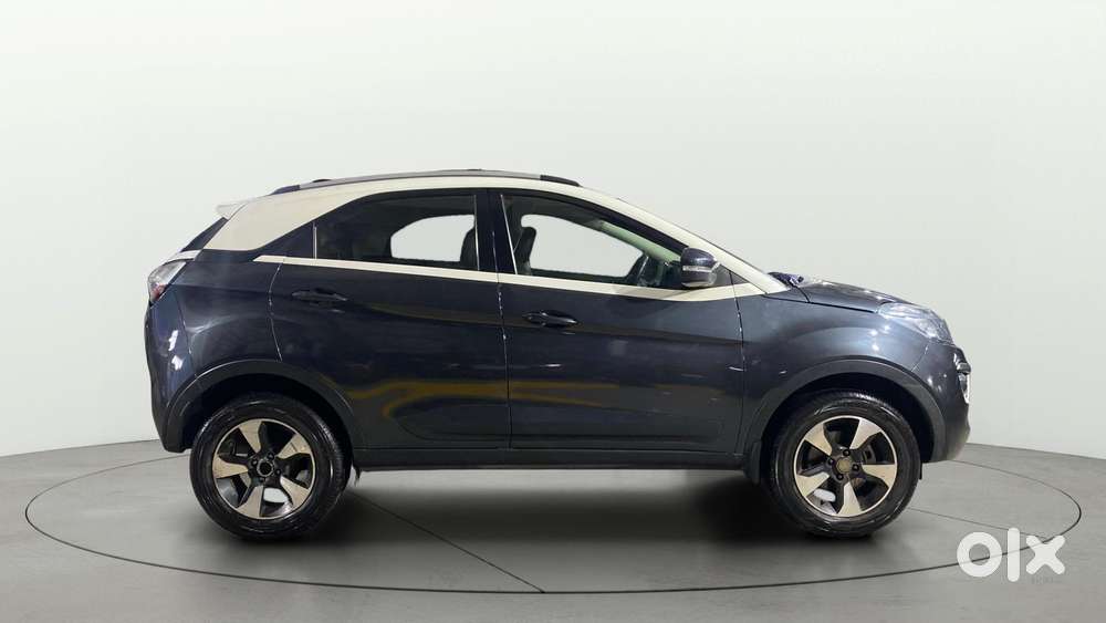 Tata Nexon 1.2 Revotron Xza Plus Dualtone, 2018, Petrol
