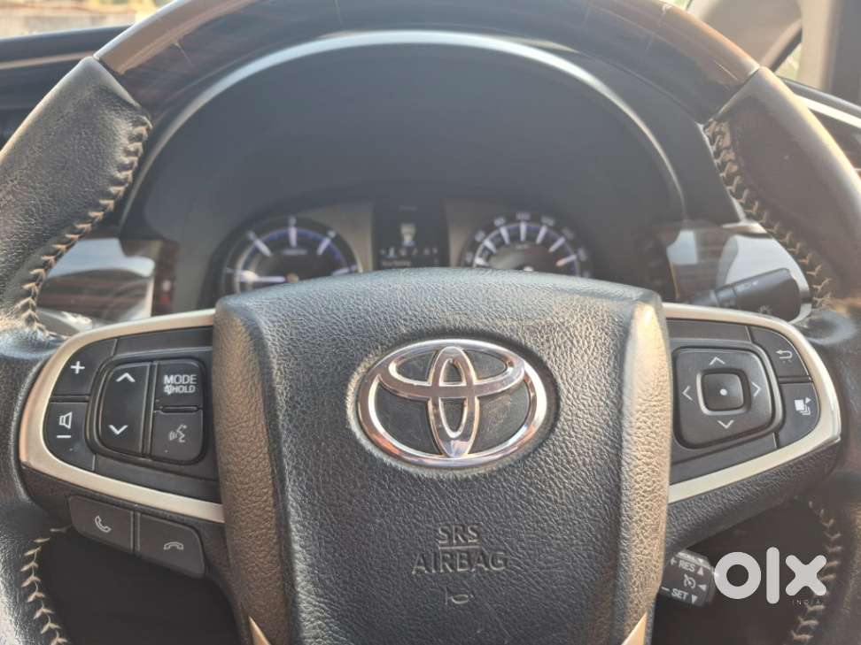 Toyota Innova Crysta 2.8z Automatic, 2016, Diesel