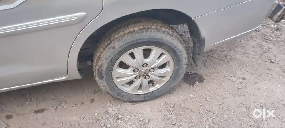 Toyota Innova V 8 Sitter